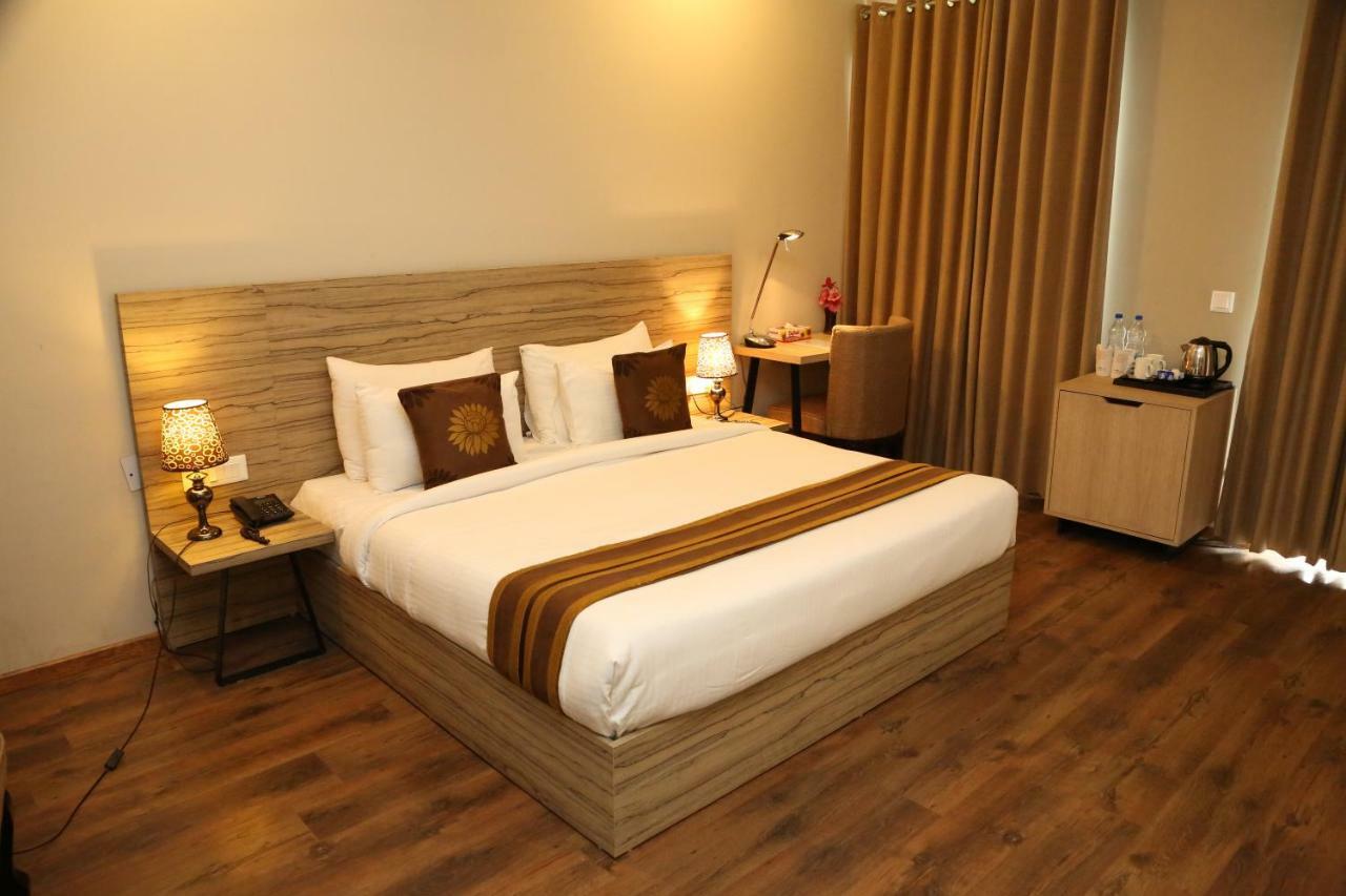 Royal Residence On Sohna Road Delhi  Exterior photo